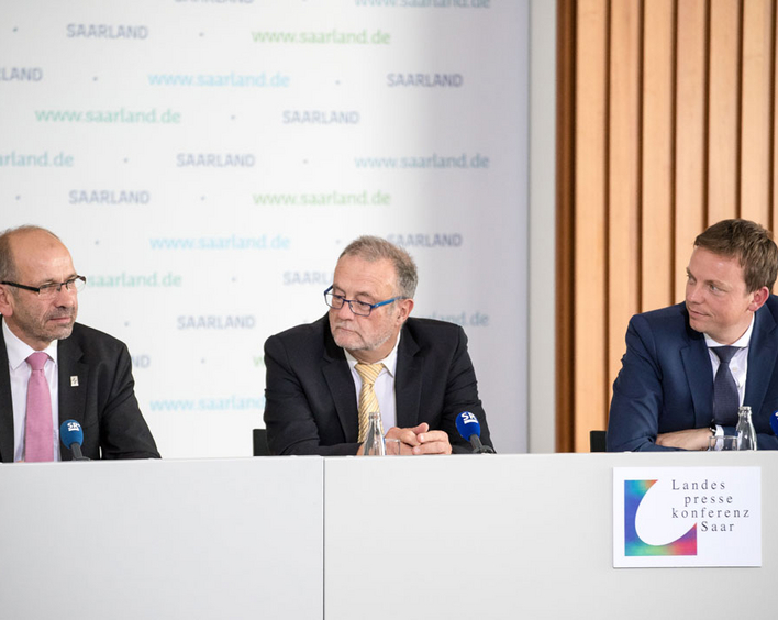 Spitzengespräch: Manfred Rekowski, Michael Gärtner und Tobias Hans (von links). 