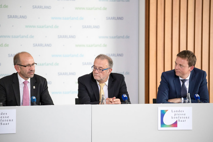 Spitzengespräch: Manfred Rekowski, Michael Gärtner und Tobias Hans (von links). 