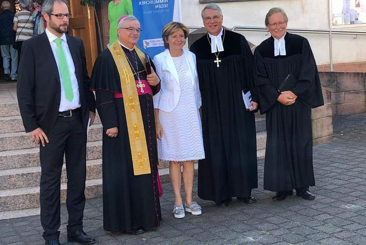 Gemeinsam Ökumene feiern: ACK-Vorsitzender  Jochen Wagner, Bischof Wiesemann, Ministerpräsidentin Dreyer, Kirchenpräsident Schad und Pfarrer Jürgen Reinhardt (v.l.n.r.).