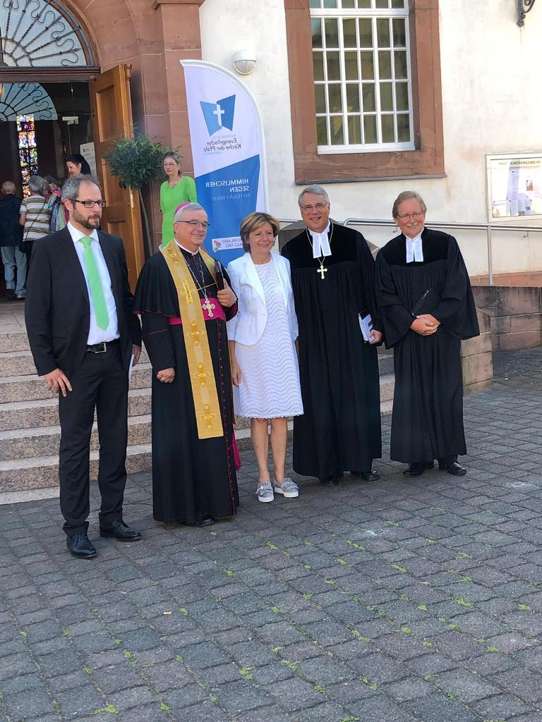 Gemeinsam Ökumene feiern: ACK-Vorsitzender  Jochen Wagner, Bischof Wiesemann, Ministerpräsidentin Dreyer, Kirchenpräsident Schad und Pfarrer Jürgen Reinhardt (v.l.n.r.).