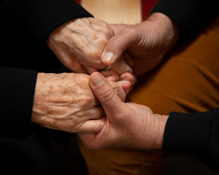 Der Kurs macht Mut, Sterbende zu begleiten. Foto: Fundus/Rolf Oeser 
