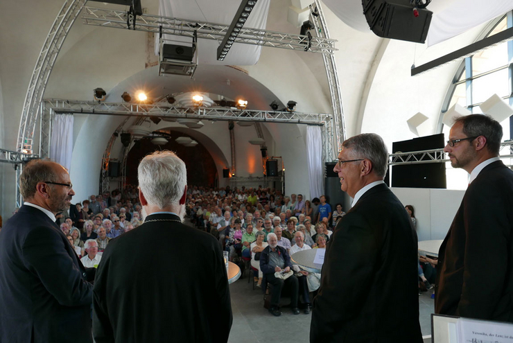 Auf dem Podium: Jochen Wagner, Christian Schad, Georgios Basioudis und Manfred Rekowski (von rechts). 