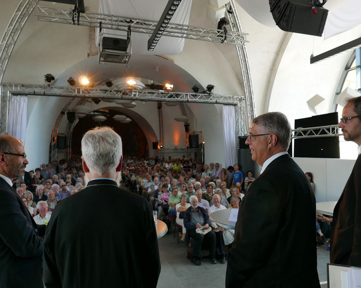 Auf dem Podium: Jochen Wagner, Christian Schad, Georgios Basioudis und Manfred Rekowski (von rechts). 