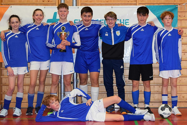 Als siegreiches Team dürfen die Konfis aus Wachenheim zum Bundes-Cup fahren. Foto: EJ Pfalz