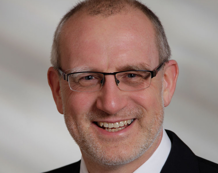 Dr. Claus Müller