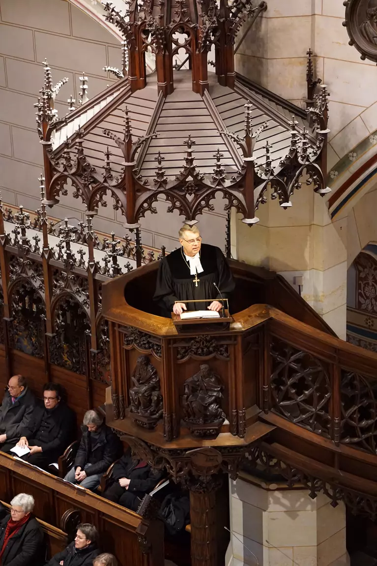 Kirchenpräsident Christian Schad hielt die Predigt im Festgottesdienst. Fotos: lk