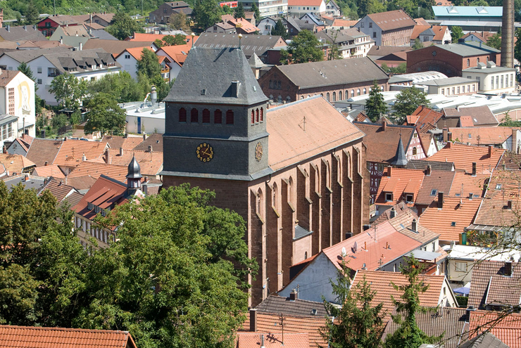 Lambrecht mit Klosterkirche. Foto: view/Landeskirche