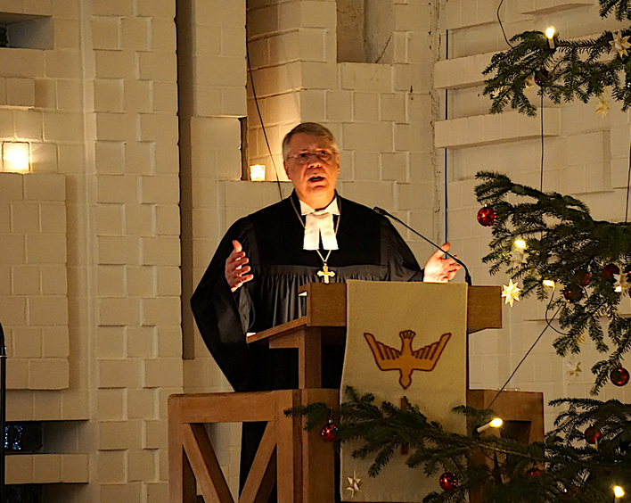 Kirchenpräsident Christian Schad in der Christuskirche Otterbach. Foto: lk/Jahn.