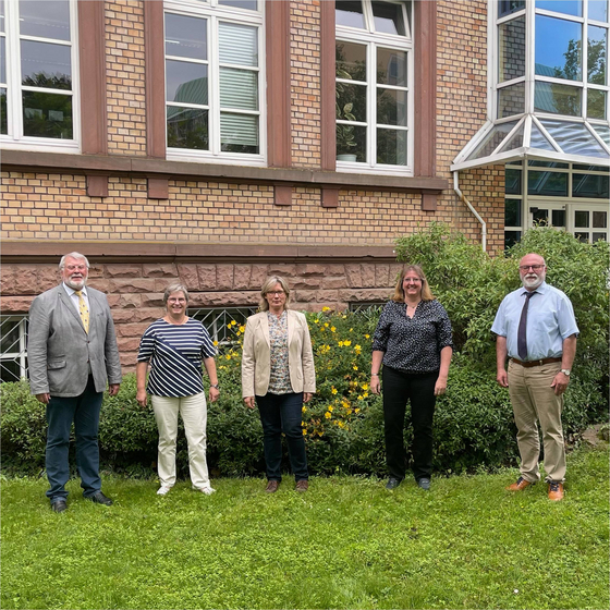 Neues Präsidium der Landessynode: Hermann Lorenz, Evelin Urban, Christine Schöps, Daniela Freyer, Joachim Schäfer (v.l.n.r.). Foto: lk/Schreiner. Neues Präsidium der Landessynode: Hermann Lorenz, Evelin Urban, Christine Schöps, Daniela Freyer, Joachim Schäfer (v.l.n.r.). Foto: lk/Schreiner.