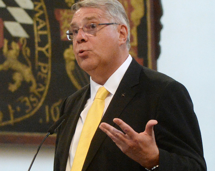Kirchenpräsident Christian Schad bei seiner Eröffnungsansprache.