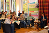 Demokratisches Wohnzimmer: Jugendliche im Gespräch mit Ministerpräsidentin Malu Dreyer. Foto: ejp