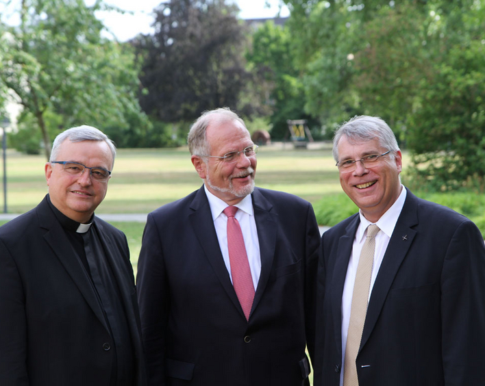 Bischof Karl-Heinz Wiesemann, Theologieprofessor Michael Beintker und Kirchenpräsident Christian Schad (von links). 
