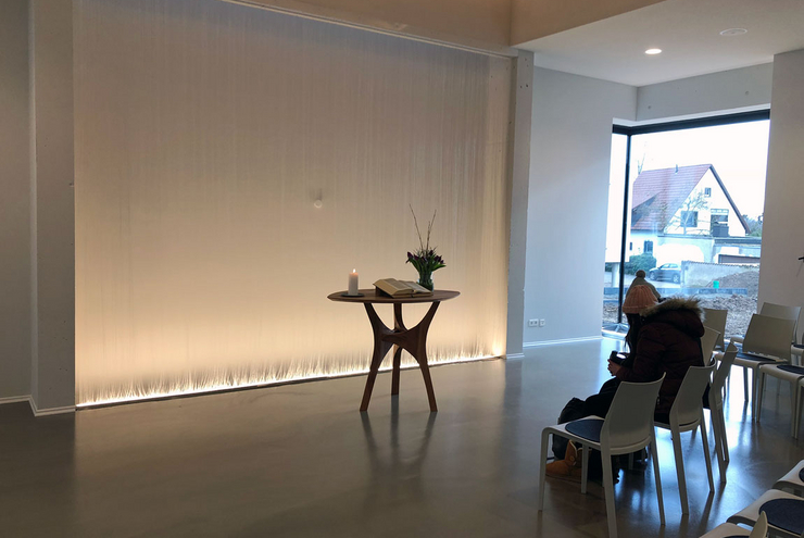 Meditativ und reduziert: Die neue Kapelle auf dem Butenschoen-Campus. Foto: lk