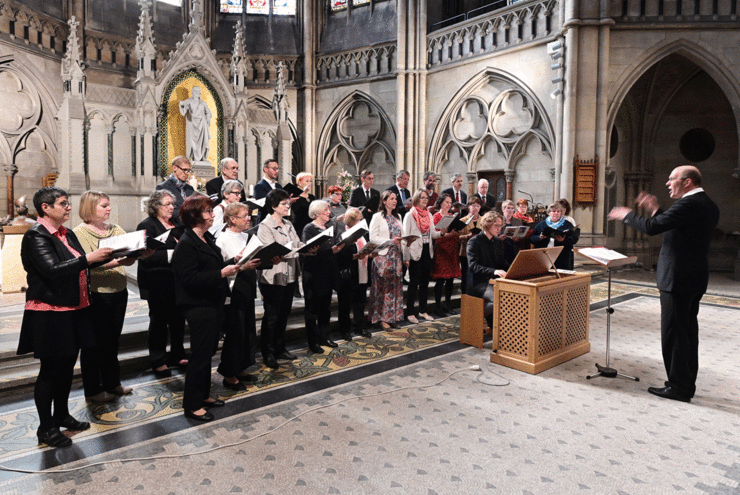 Die Speyerer Kantorei unter der Leitung von Kirchenmusikdirektor Robert Sattelberger. Fotos: Landry