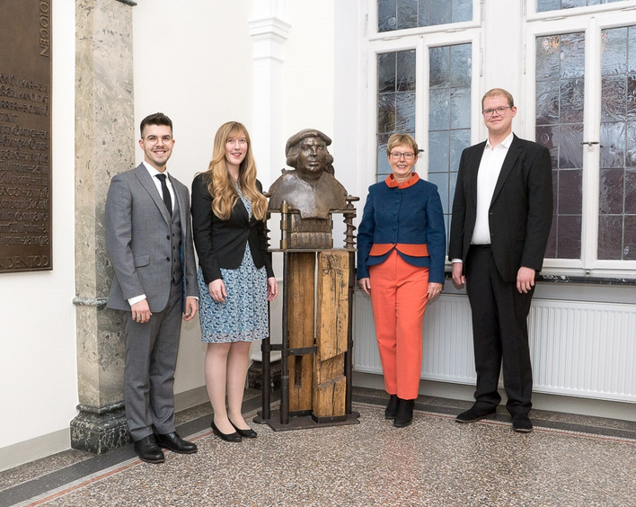 v.l.n.r. Julian Kiefhaber, Lara Lösch, Oberkirchenrätin Marianne Wagner, Julian Kraul, Foto: lk/wagner