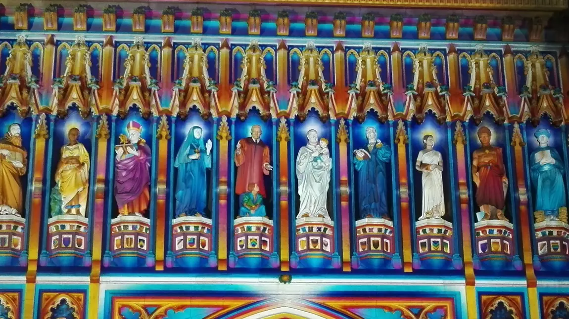 Berühmt: Die bunten Fenster der Westminster Abbey mit den zehn Märtyrern.
