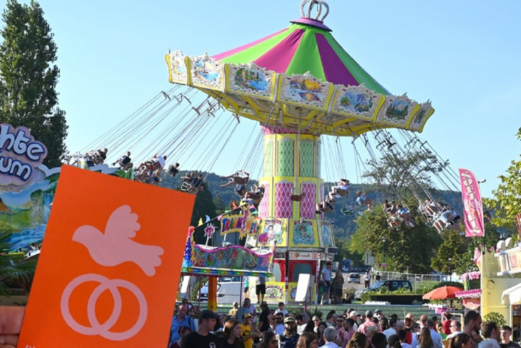 Auf dem Wurstmarkt gibt es dieses Jahr eine Premiere: Es wird geheiratet! Foto: Peter Kretzschmar
