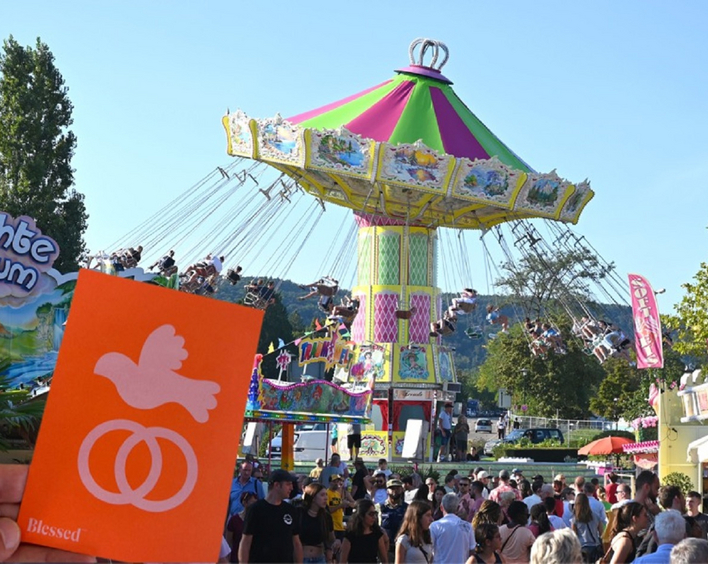Auf dem Wurstmarkt gibt es dieses Jahr eine Premiere: Es wird geheiratet! Foto: Peter Kretzschmar