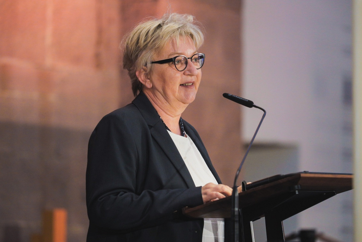 Kirchenpräsidentin Dorothee Wüst bei ihrem Grußwort zum Unionsjubiläum in Baden. Foto: lk/Groschwitz.