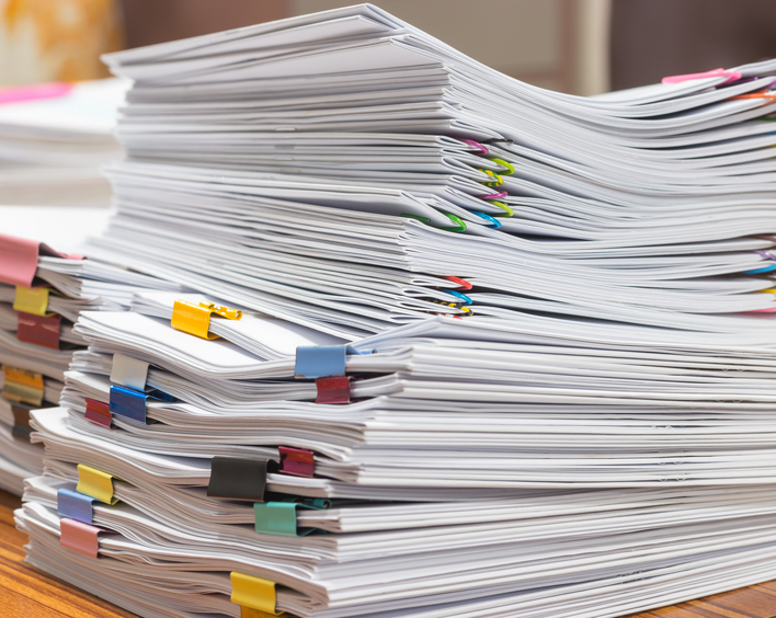 Für die ForuM-Studie wurden viele Akten aus vergangenen Jahren aufgearbeitet. Foto: NuPenDekDee – stock.adobe.com