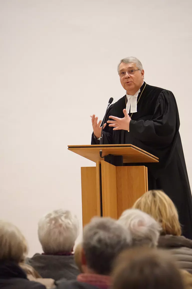 Kirchenpräsident Christian Schad hielt die Predigt im Reformationsgottesdienst in Pirmasens...