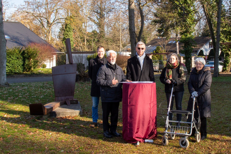 Übergabe der Skulptur im Frühjahr, Foto: Jens Weber