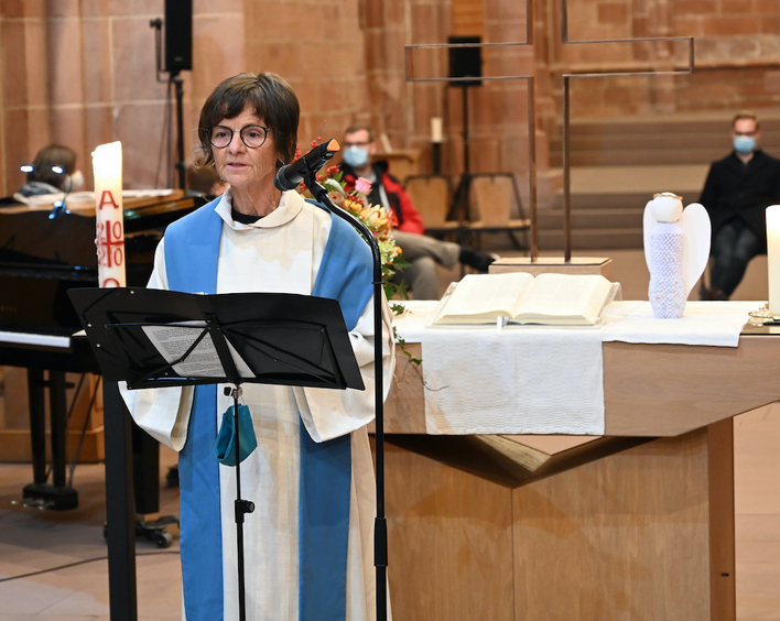 Kindergottesdienstpfarrerin Urd Rust beim Abschiedsgottesdienst in der Kaiserslauterer Stiftskirche. Foto: lk/Rummel