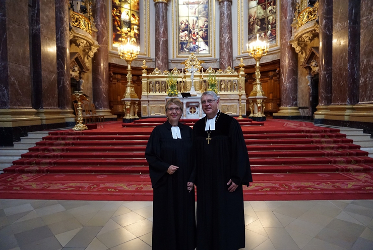 Dompredigerin Petra Zimmermann und Kirchenpräsident Christian Schad.
