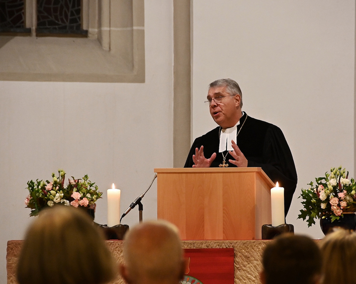 Kirchenpräsident Christian Schad am Reformationstag in der Stadtkirche Homburg. Foto: lk/Rummel