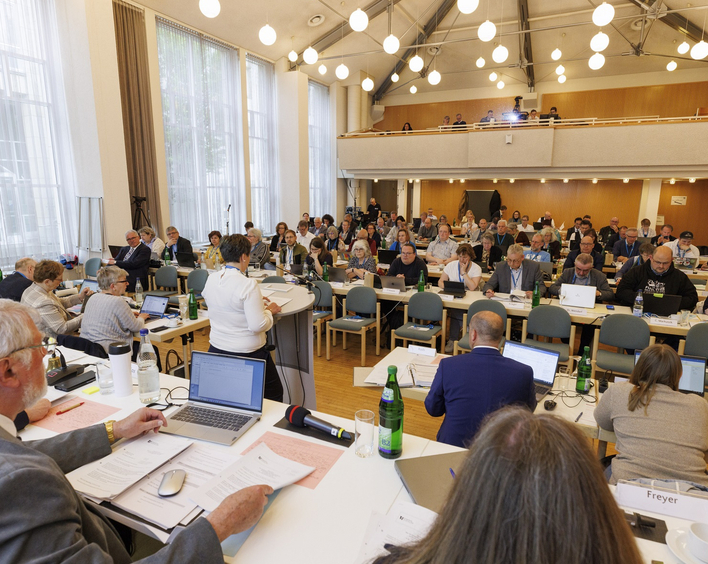 Auf ihrer 5. Tagung stellt die 13. Landessynode wichtige Weichen für die zukünftige Arbeit. Foto: view