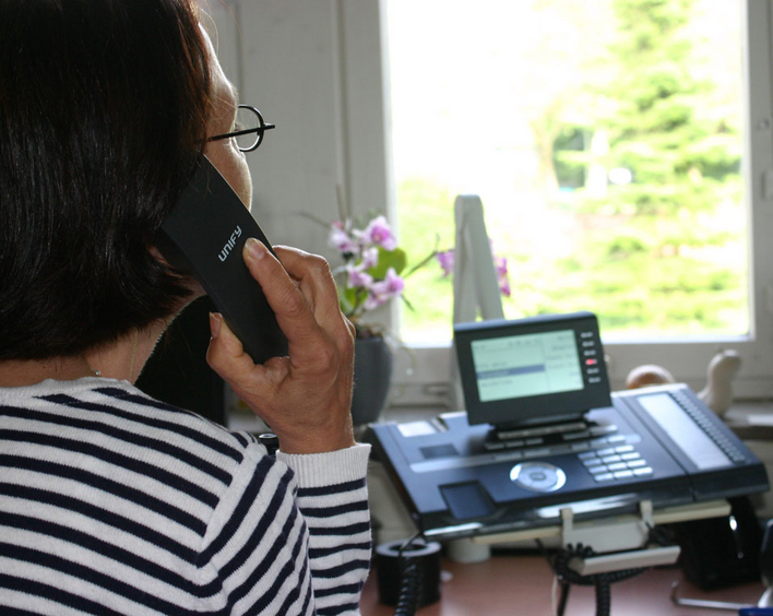 Das Gespräch mit Ehrenamtlichen der Telefonseelsorge ist heilsam.