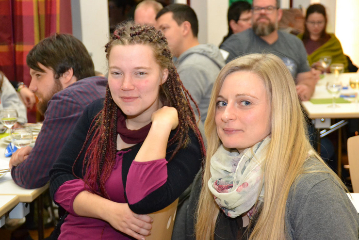 Carola Nebe und Tanja Früh beim Neujahrsempfang der Evangelischen Jugend Pfalz. Foto: ejp
