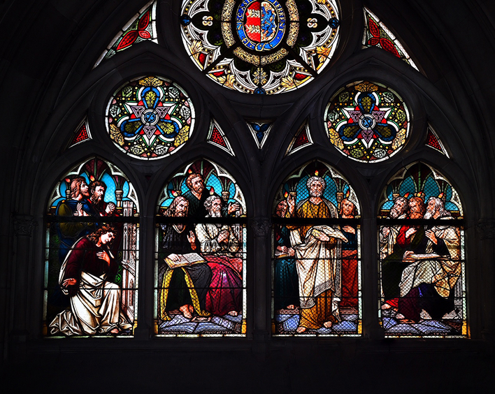 Pfingstfenster in der Speyerer Gedächtniskirche.