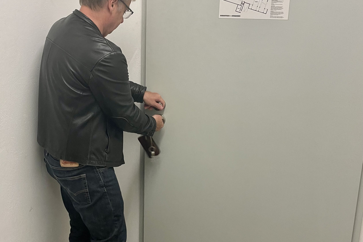Der Zugang zum Allerheiligsten: die Archivtür (Foto: mw)