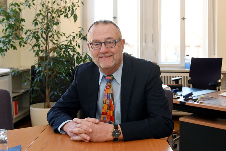Der Bildungs- und Umweltdezernent der Landeskirche, Oberkirchenrat Michael Gärtner, geht in Ruhestand. Foto: Landry