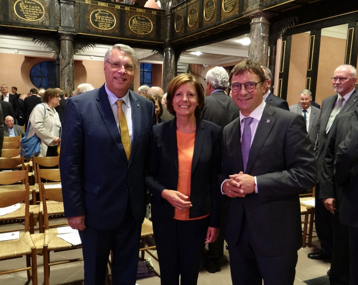 Der hessen-nassauische Kirchenpräsident Volker Jung (rechts) hat anlässlich des Jubiläums "200 Jahre Nassauische Union" Ministerpräsidentin Malu Dreyer (Mitte) und Kirchenpräsident Christian Schad als Gäste eingeladen. Foto: LK