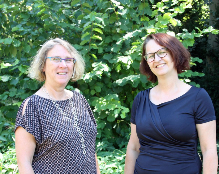 Geschlechtergerechtigkeit als Lebensthema: Annette Heinemeyer (l.), aktuelle Gleichstellungsbeauftragte, und ihre Vorgängerin, Belinda Spitz-Jöst.