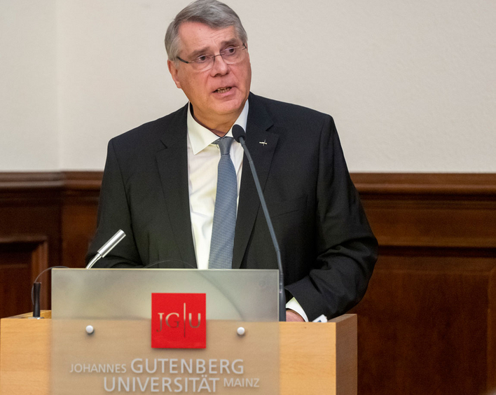 Kirchenpräsident Christian Schad hat die Ehrendoktorwürde der Universität Mainz erhalten. Foto: ©Stefan F. Sämmer, JGU 