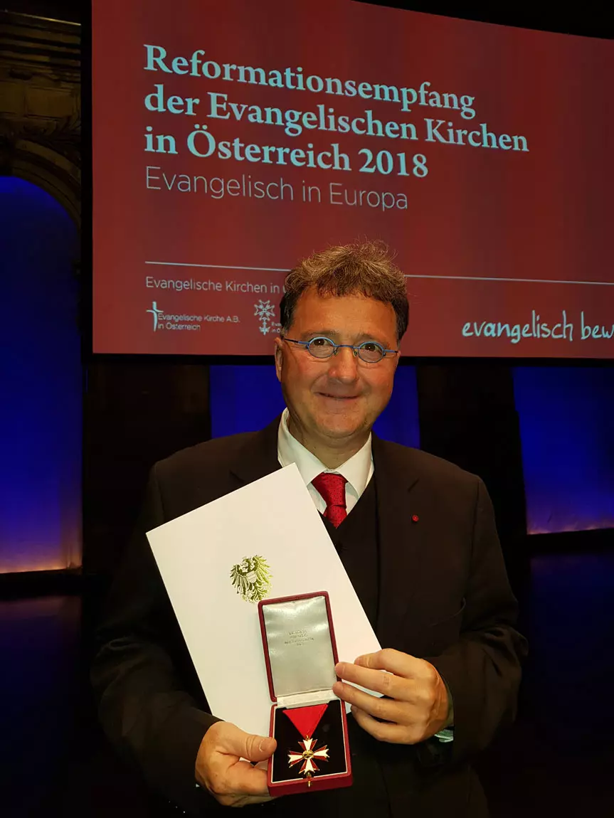 Österreichisches Ehrenkreuz für Michael Landgraf.
