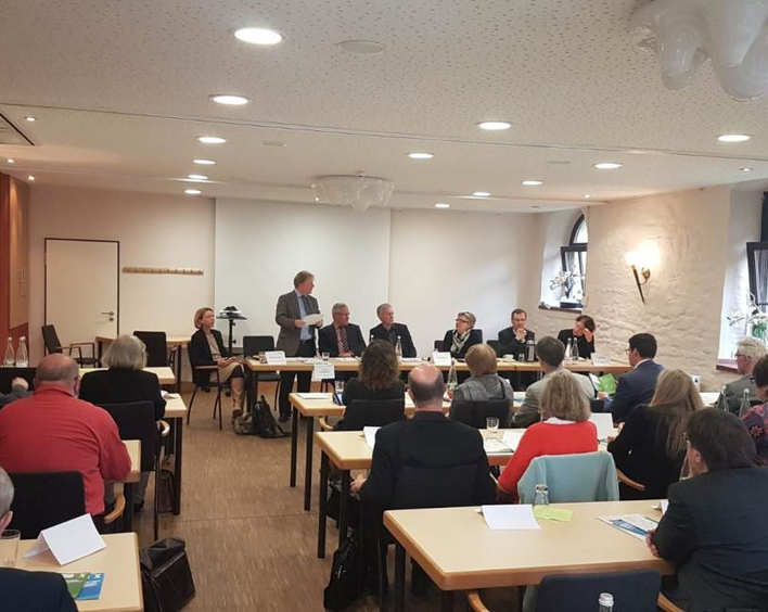 Vertreter der Kirchen und der Schulen tagten zum Thema sexueller Missbrauche. Foto: is