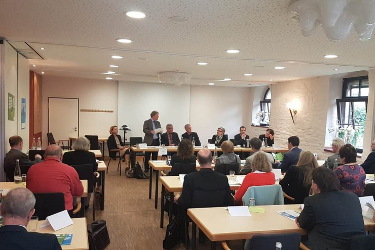 Vertreter der Kirchen und der Schulen tagten zum Thema sexueller Missbrauche. Foto: is
