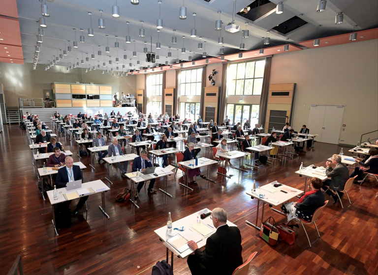 Synode unter Corona-Bedingungen: Archivbild vom September 2020 in Speyer. Synode unter Corona-Bedingungen: Archivbild vom September 2020 in Speyer.