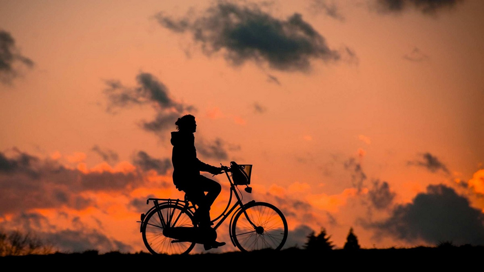 Von Sonnenauf- bis Sonnenuntergang lassen sich die 25 Kirchen im Gemeinschaftspfarramt an einem Tag abfahren. Foto: pixabay/renategranade0