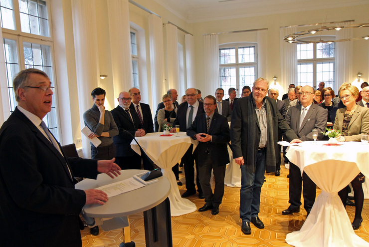 In seiner Ansprache vor Gästen aus Kirche, Politik und Gesellschaft hat Kirchenpräsident Schad auf die ökumenische und gesellschaftspolitische Bedeutung des Unionsjubiläums hingewiesen.