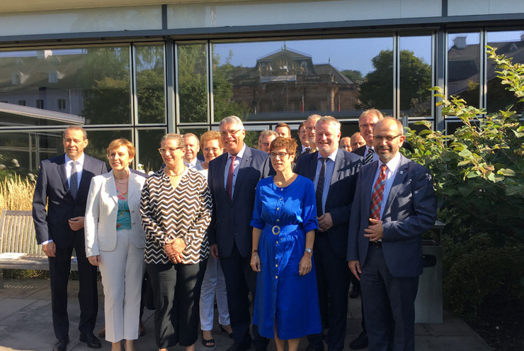 Spitzengespräch zwischen Vertretern der Evangelischen Kirchen und des Ministerates des Saarlands. Foto: ekir