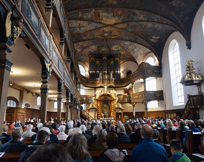Die 300 Jahre alte Speyerer Dreifaltigkeitskirche ist nach aufwändiger Sanierung mit einem festlichen Gottesdienst wiedereröffnet worden. Foto: Landry