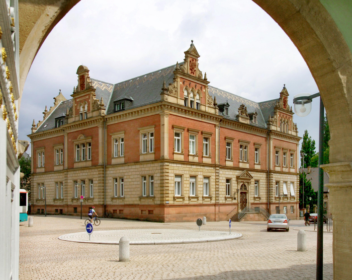 Der Landeskirchenrat am Domplatz in Speyer