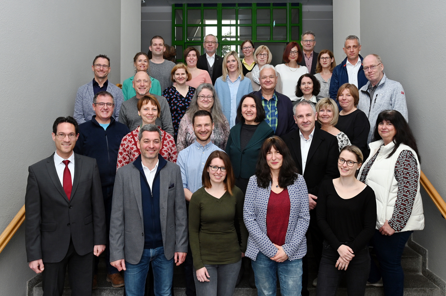 Mitarbeitende des Dezernats 5 (Foto: Landry) Mitarbeitende des Dezernats 5 (Foto: Landry)