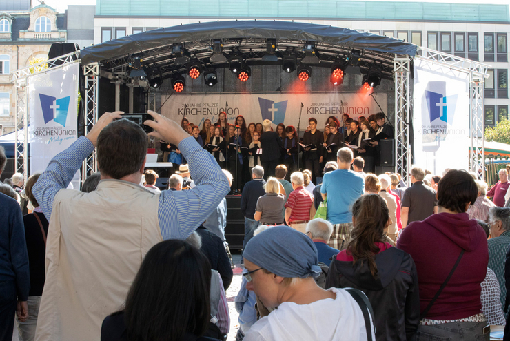 Auftakt am Samstag auf der Hauptbühne mit der Jugendkantorei Kaiserslautern.