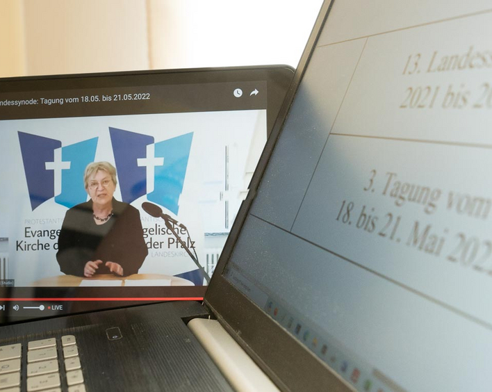 Dorothee Wüst berichtete den Synodalen im virtuellen Raum. Foto: lk/Wagner